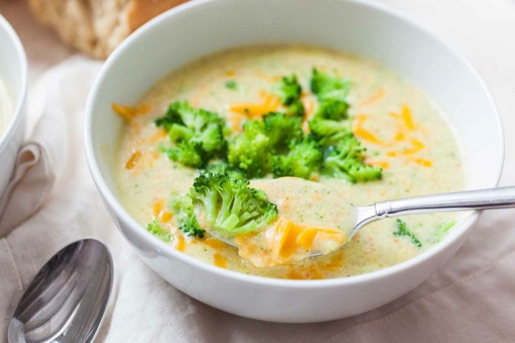 Суп-пюре из брокколи с сыром