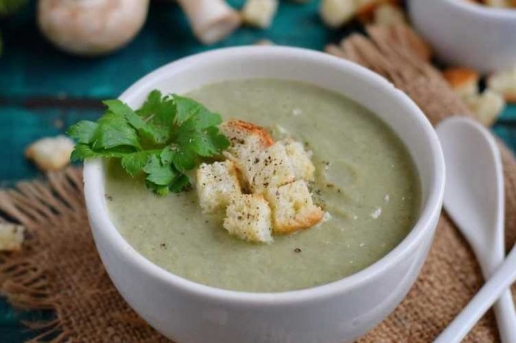 Суп-пюре из брокколи с грибами