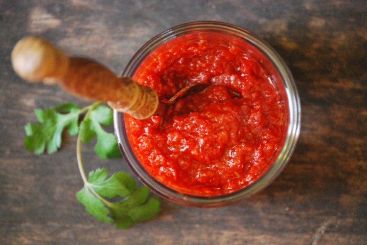 Маринад с томатной пастой для куриных крылышек