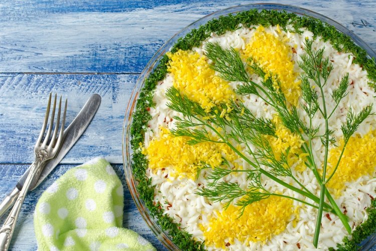 Салат Мимоза с яблоками