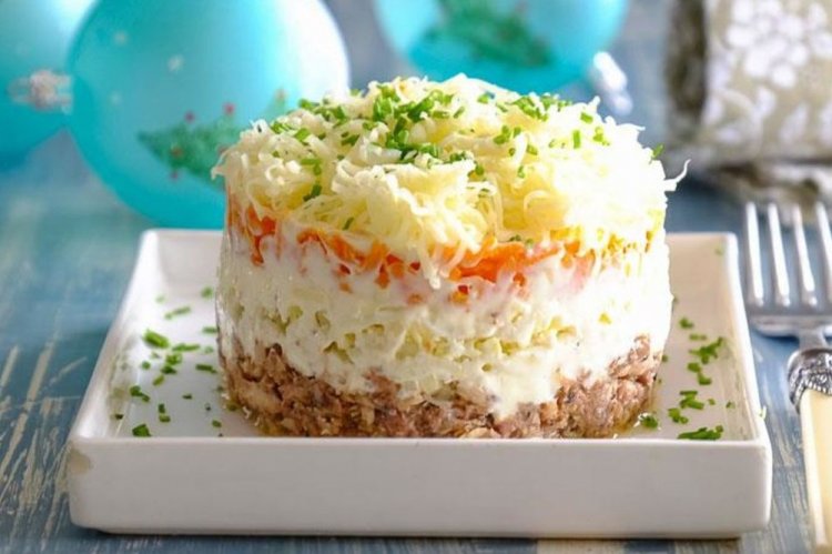 Салат Мимоза со шпротами и цветной капустой