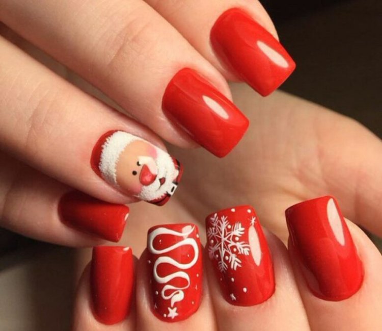Красный новогодний маникюр