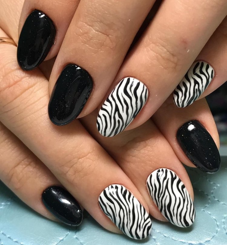 Анималистичные принты на ногтях