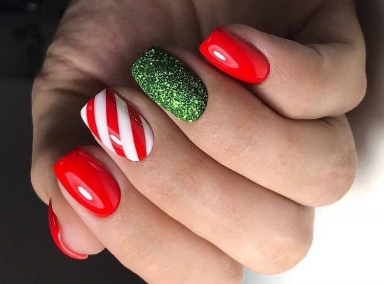 Яркий маникюр на короткие ногти