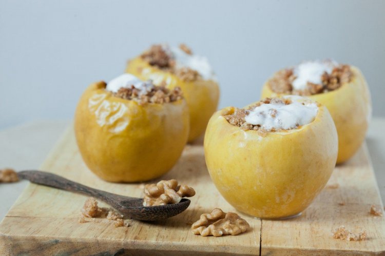 Запеченные яблоки с творогом