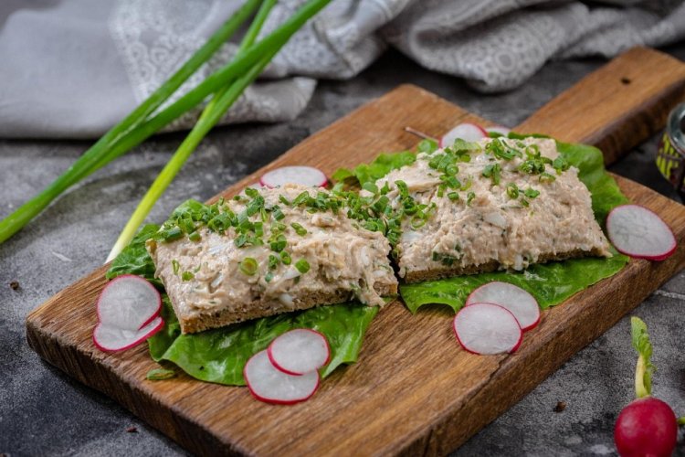 Селедочный паштет с брокколи