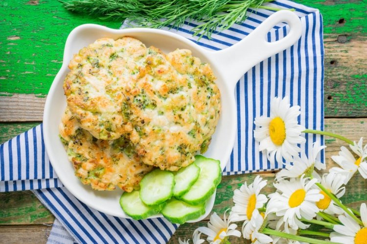 Котлеты из куриной грудки и брокколи