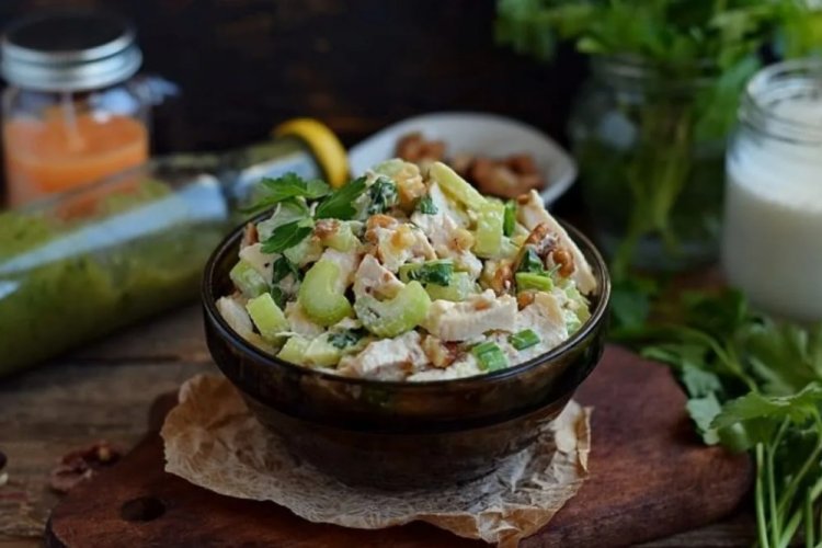 ПП салат с курицей и сельдереем