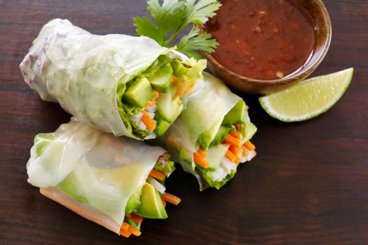 Спринг-роллы с авокадо