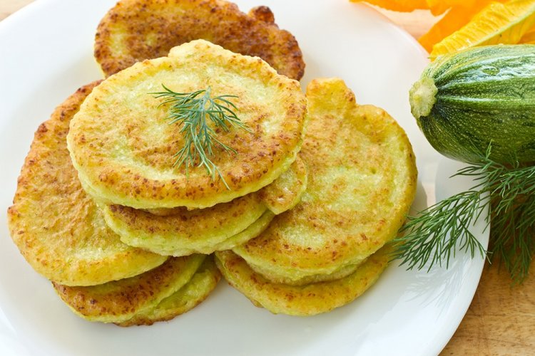 Оладьи на молоке с кабачком