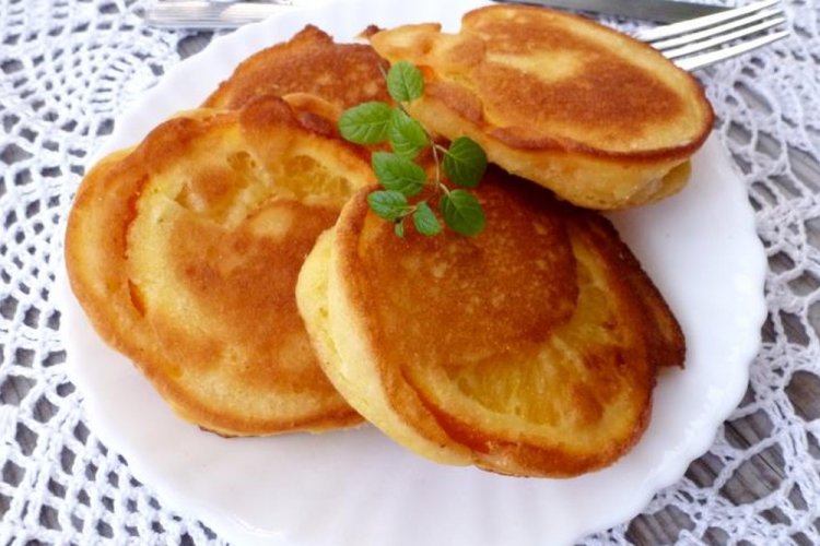 Оладьи на кислом молоке с апельсином