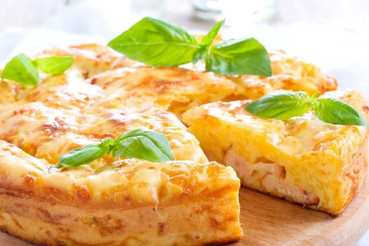 Быстрый пирог с сосисками на майонезе