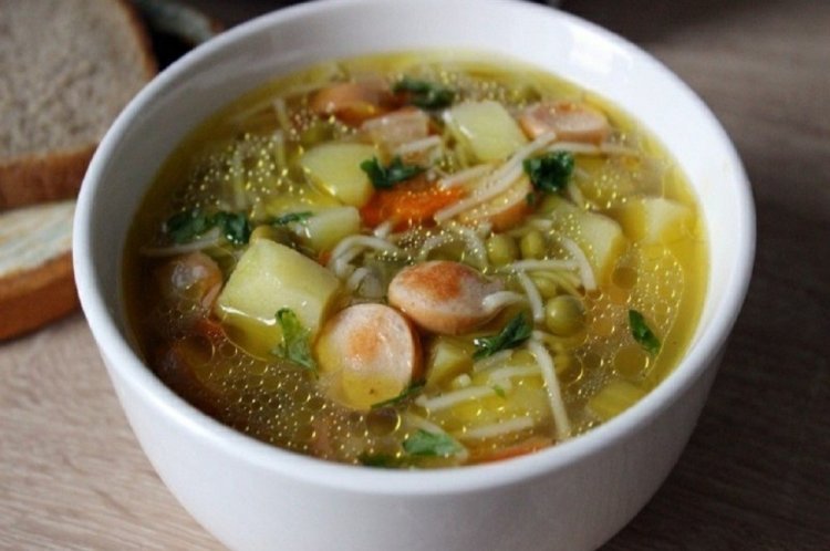 Быстрый суп с сосисками