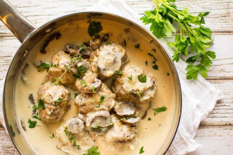 Фрикадельки из индейки с подливкой