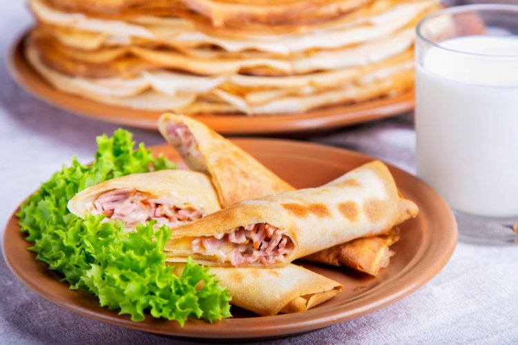 12 простых рецептов блинов с ветчиной и сыром