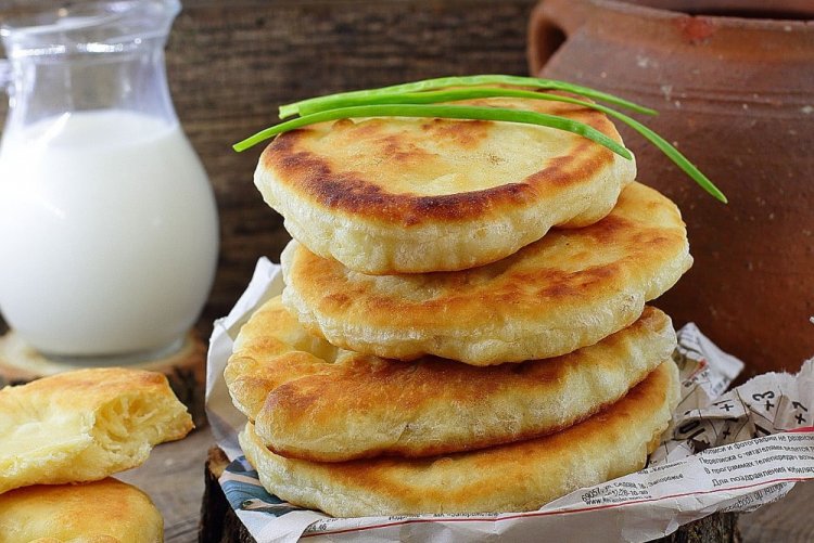 Дрожжевые лепешки на кефире
