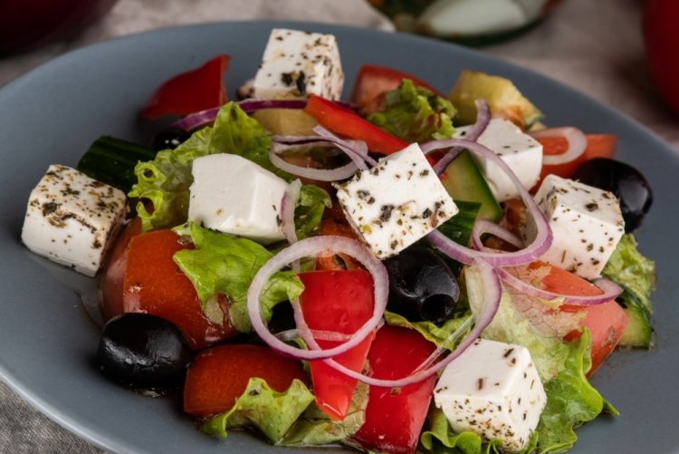 Греческий салат с фетой