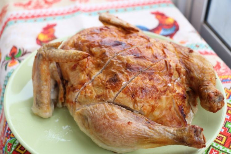Фаршированная курица без костей