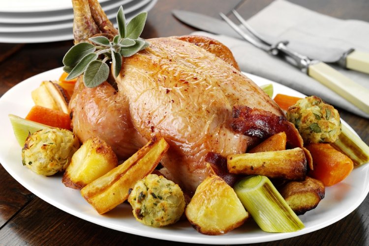Курица, фаршированная овощами