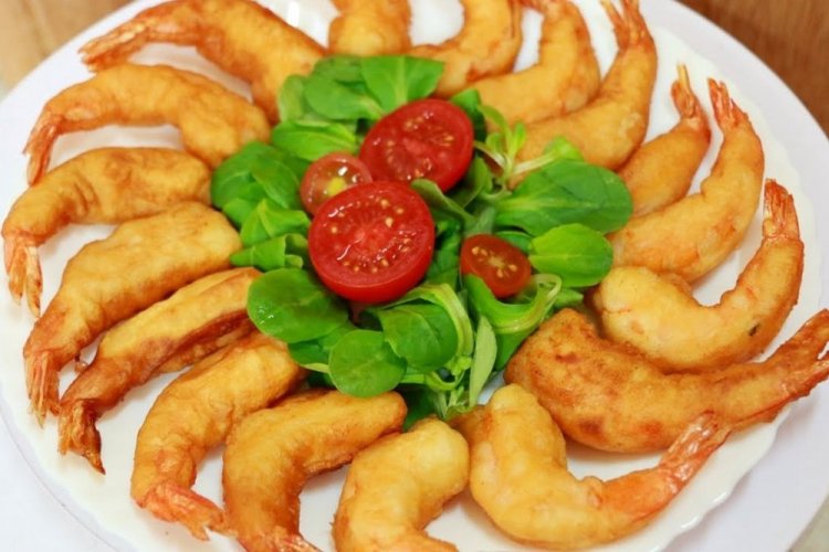 Жареные креветки в кляре