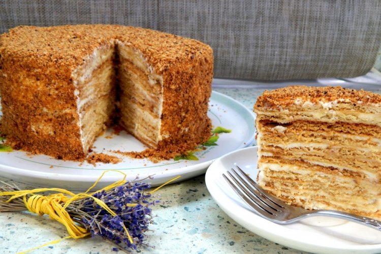 Торт «Медовик» на сковороде