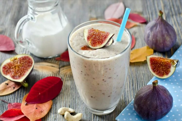Смузи из инжира и бананов с кокосовым молоком