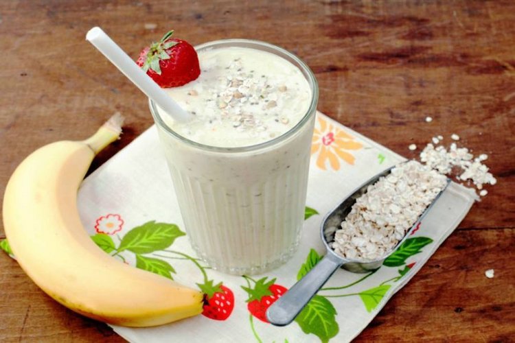 Банановый смузи с овсянкой и кокосовым молоком