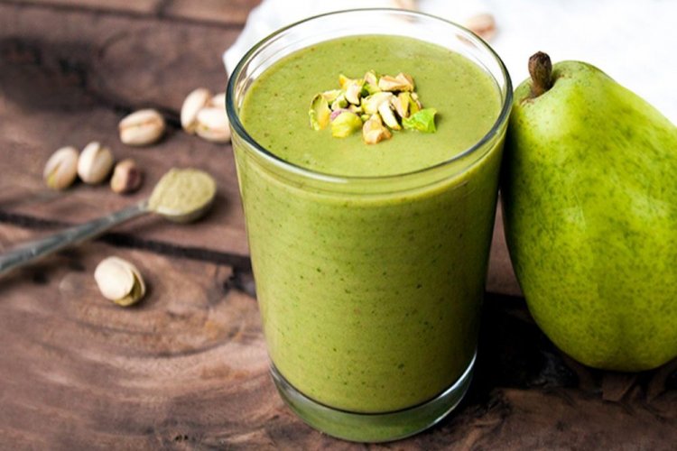 Грушевый смузи с фисташковым молоком