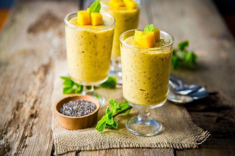 Манговый смузи с семенами чиа