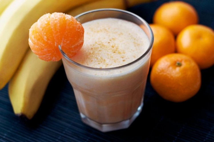 Бананово-мандариновый смузи с кокосовым молоком