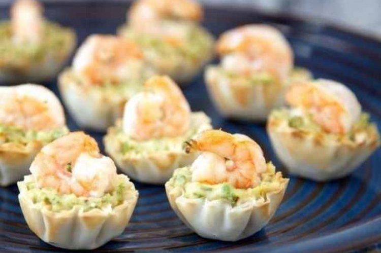 Тарталетки с креветками и яйцами