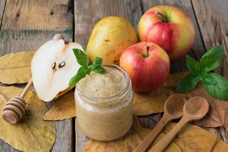 Смузи с яблоками, грушей и медом