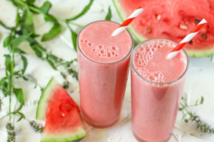 Арбузный смузи с йогуртом