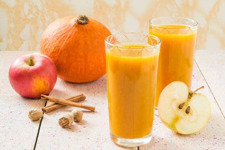 Тыквенный смузи с яблоком и корицей