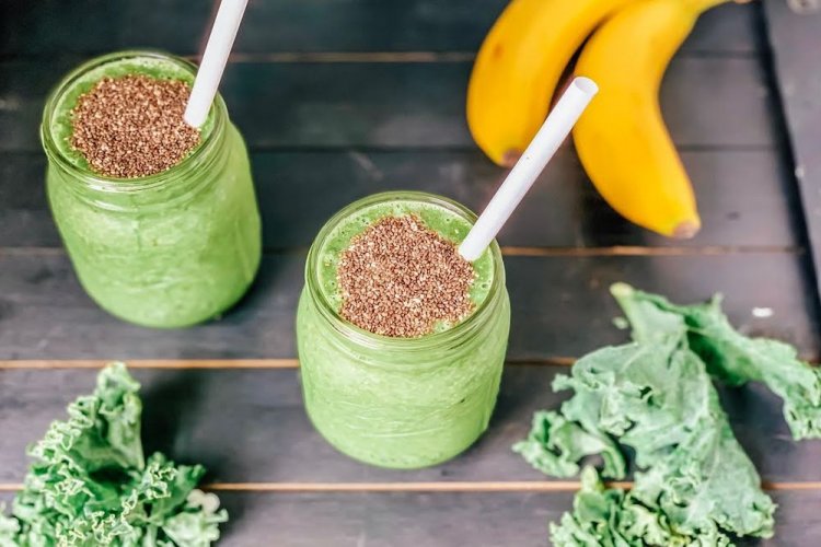 Банановый смузи с капустой кейл