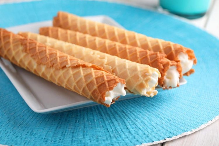 Вафельные трубочки со сливочным кремом