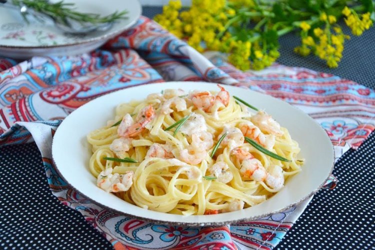 Итальянская паста с креветками и чесноком