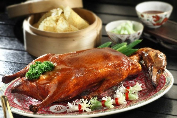 Пекинская утка в яблочном соусе