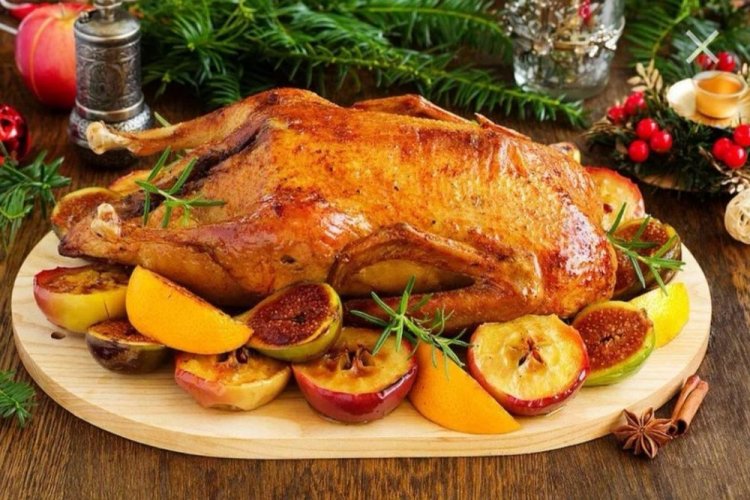 Пекинская утка с инжиром и яблоками