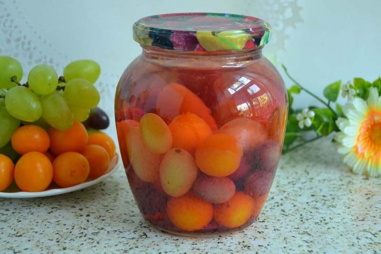 Компот из винограда с алычой на зиму