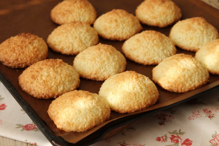 Печенье на молоке с кокосовой стружкой