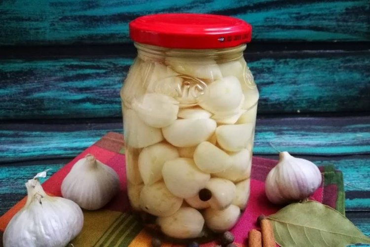 Маринованный чеснок холодным способом