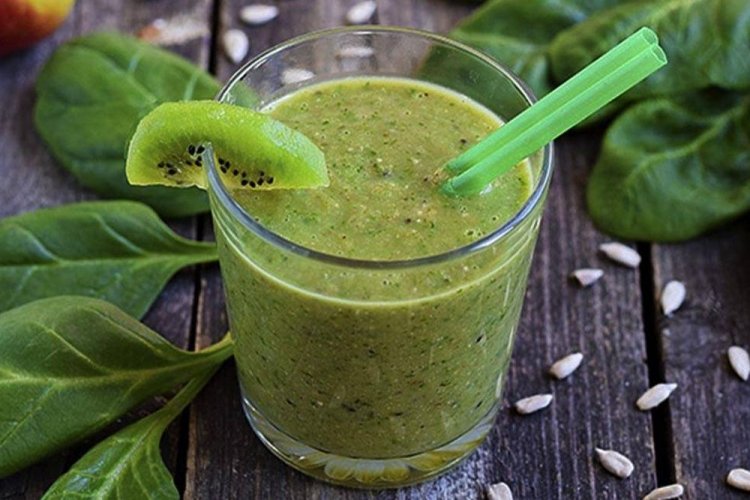 Смузи из киви и шпината