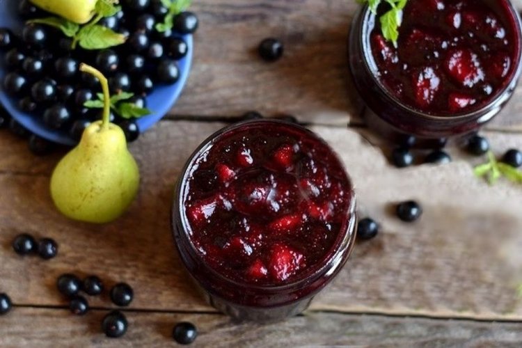 Варенье-пятиминутка из груши и черной смородины