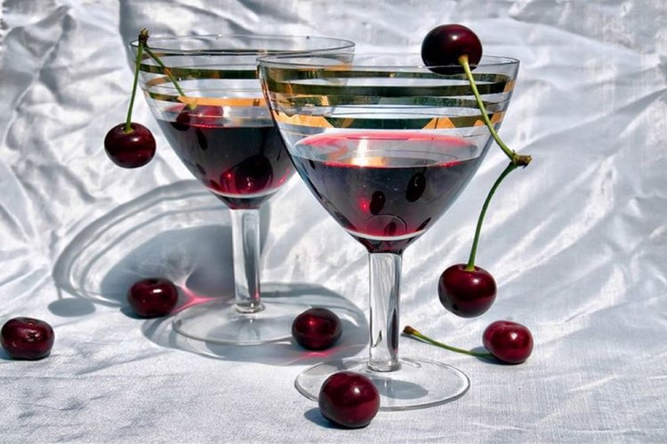 Вино из вишни с медом