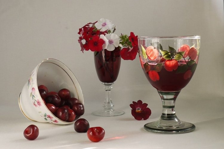 Вино из вишни со специями