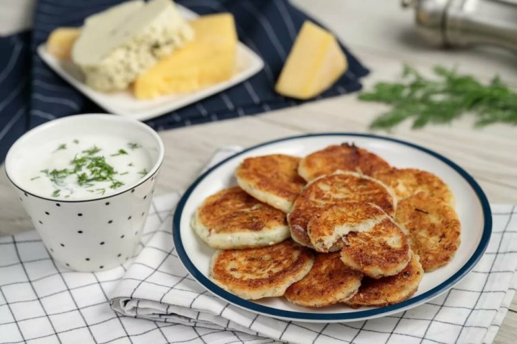 Оладьи на сметане с сыром