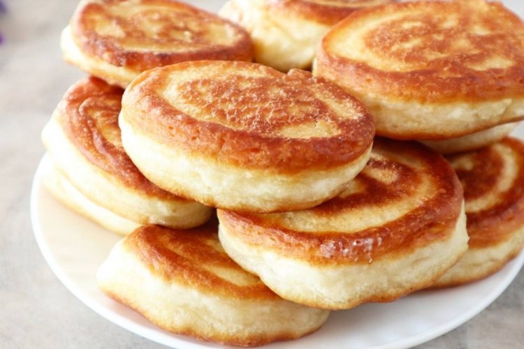 Оладьи на сметане и дрожжах