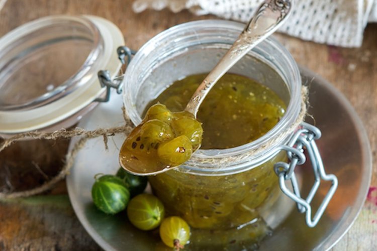 Изумрудное варенье-пятиминутка из крыжовника