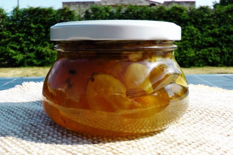 Изумрудное варенье из крыжовника с лимонной кислотой